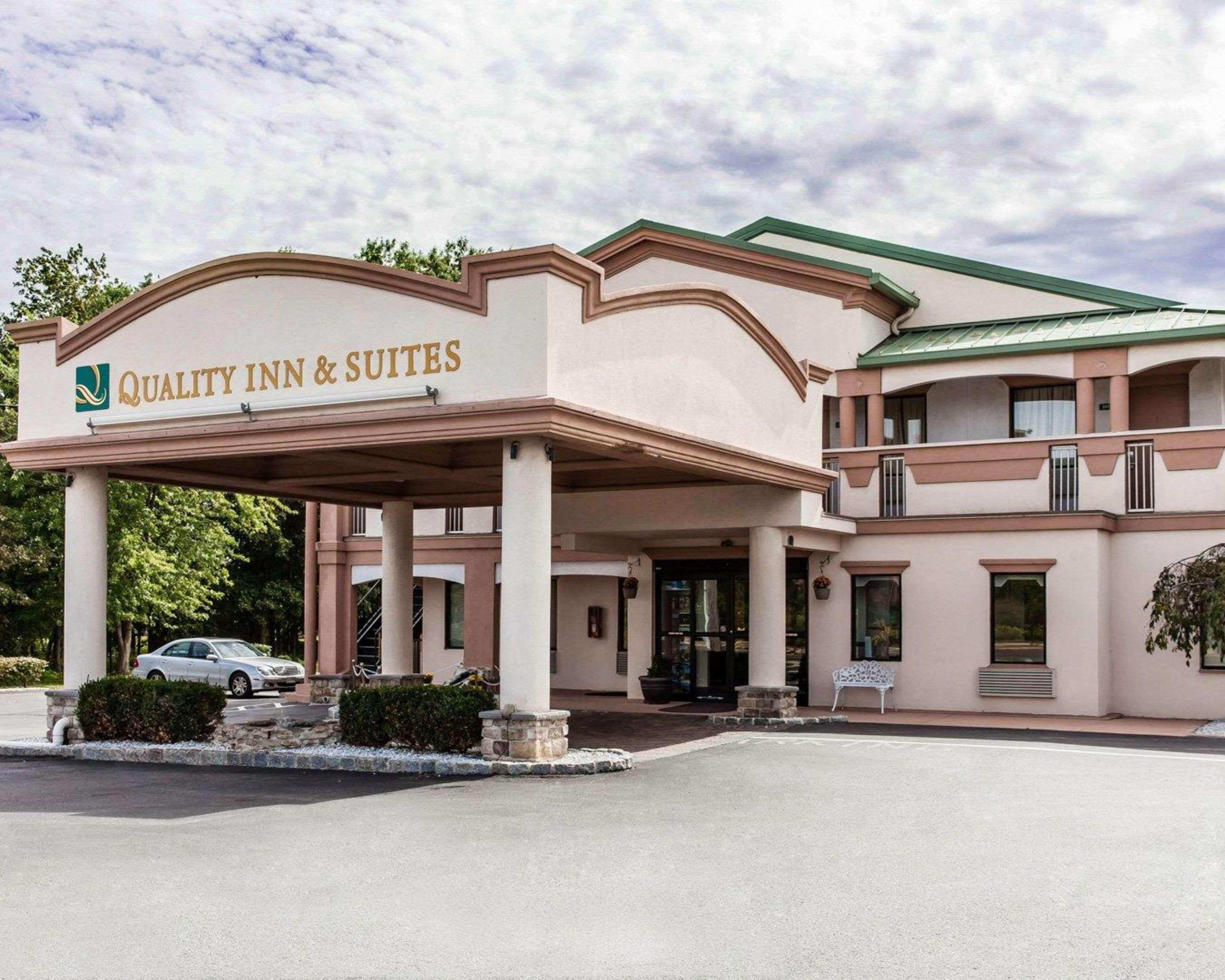 Quality Inn & Suites Quakertown-Allentown Екстериор снимка